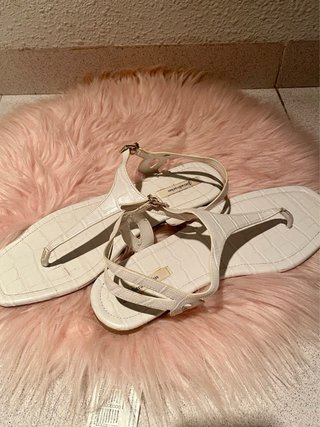 Sandalias planas blancas mujer