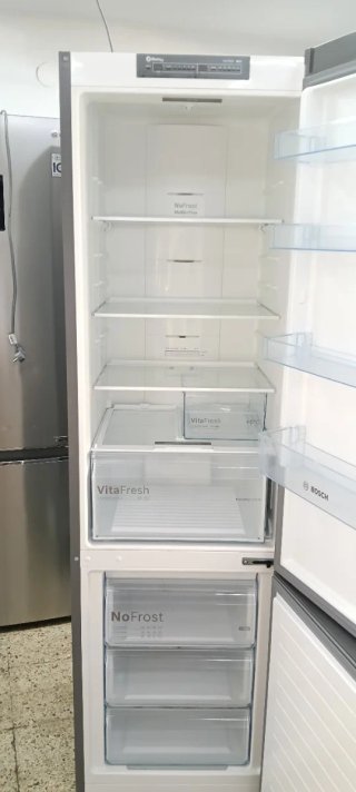 NEVERA COMBI BOSCH NO FROST ENERGÍA A+