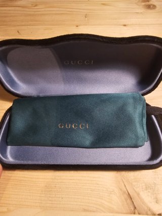 Estuche Rígido Gucci Negro y Azul con su bolsita