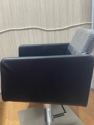 Sillón de peluquería negro