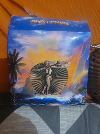 Mechero antiguo figura mujer