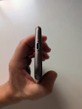 iPhone 11 64GB en perfecto estado + Funda