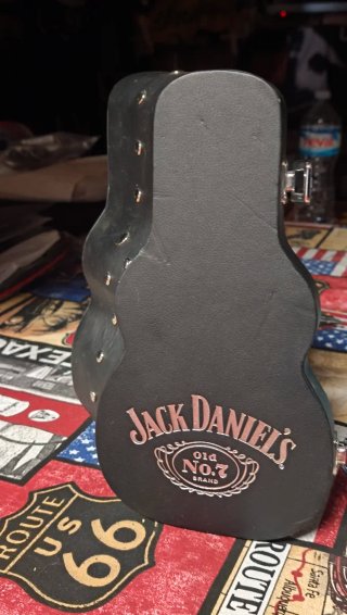 Estuche Guitarra Jack Daniel's + Botella Vacia