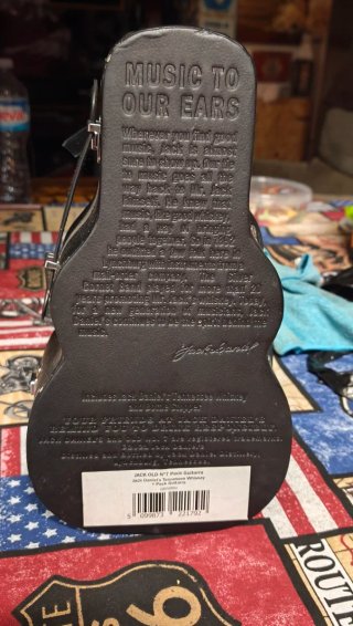 Estuche Guitarra Jack Daniel's + Botella Vacia