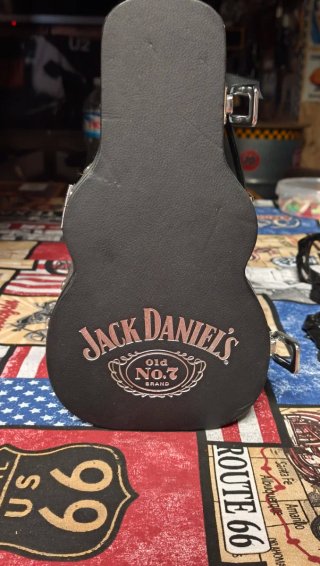 Estuche Guitarra Jack Daniel's + Botella Vacia