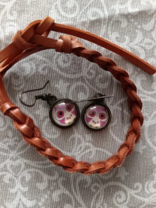 Pulsera de piel trenzada con pendientes de búho