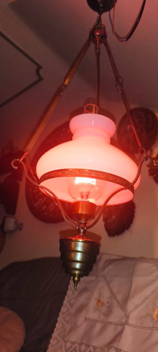 Lampadario antico oro e bianco