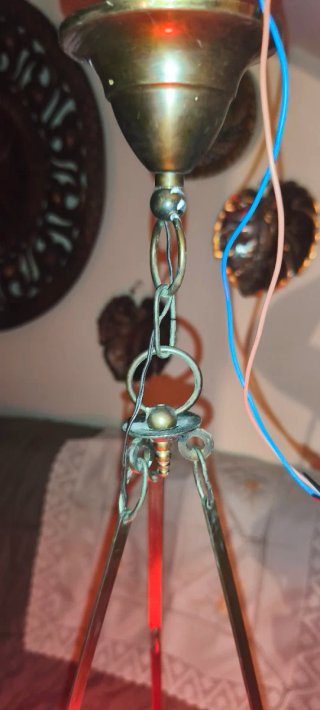 Lampadario antico oro e bianco
