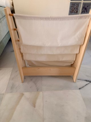 Estantería infantil de tela y madera