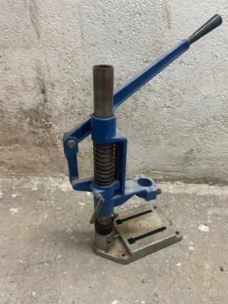 Columna de taladro azul