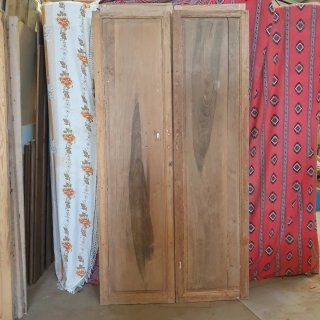 Puerta doble madera nogal español.
