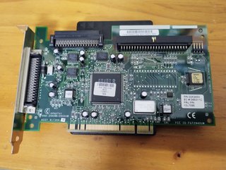 Kit SCSI Controladora aha-2940uw + Disco duro 9 Gb