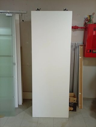 Puertas Correderas y Guías para su instalación.