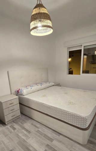 Cama canapé tapizada y colchón
