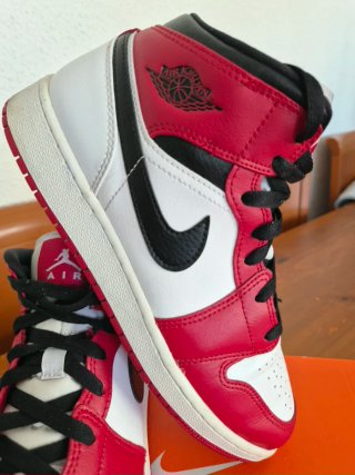 Air Jordan 1 Mid GS Gym Red Black White