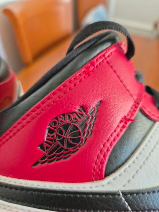 Air Jordan 1 Mid GS Gym Red Black White