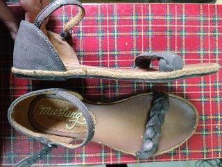 Sandalias Mustang Planas Grises/Plateadas