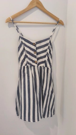 Vestido de rayas azul y blanco