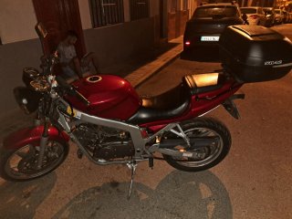 Hyosung GTR 125  cc Comet Roja/Plata NAKED