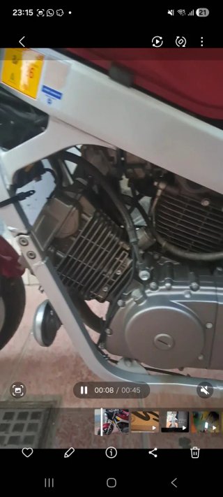 Hyosung GTR 125  cc Comet Roja/Plata NAKED