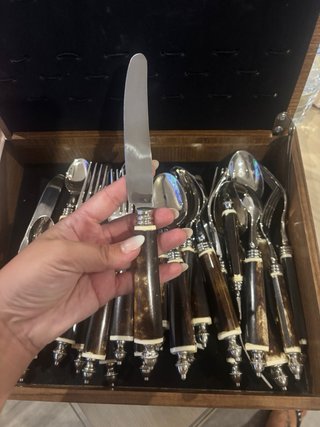 Cubiertos de madera y metal