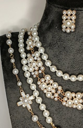 Collar Perlas Multivueltas y Pendientes ajuego