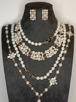 Collar Perlas Multivueltas y Pendientes ajuego