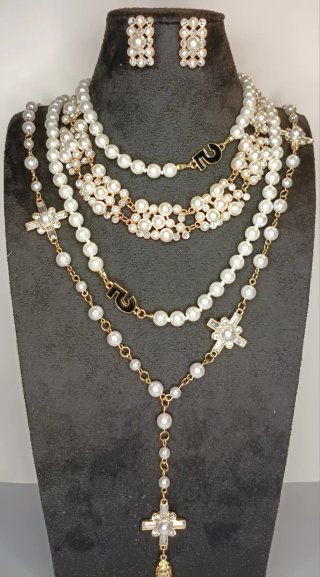 Collar Perlas Multivueltas y Pendientes ajuego