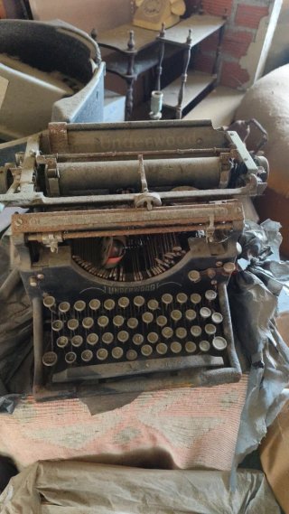 Máquina de escribir Underwood antigua