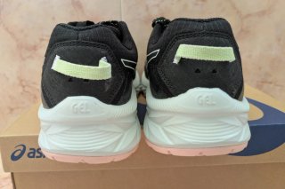 Zapatillas Asics Mujer Negro y Rosa