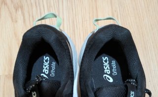 Zapatillas Asics Mujer Negro y Rosa