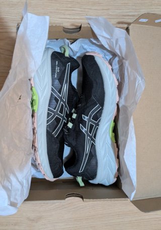 Zapatillas Asics Mujer Negro y Rosa