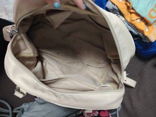 Bolso beige acolchado