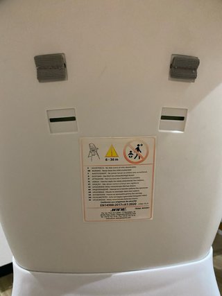 Trona para bebé con diseño espacial