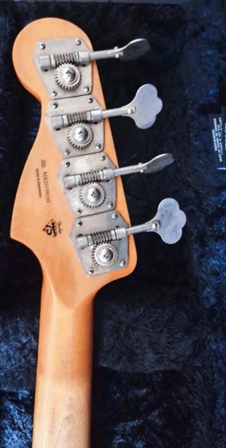 Cambio Fender Vintera II Precision Bass Road Worn