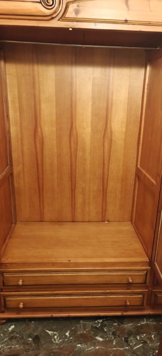 Armario de madera 3 puertas y cajones