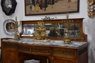 Antiguo comedor de caoba rubia
