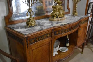 Antiguo comedor de caoba rubia
