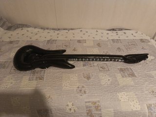 Chitarra gonfiabile fantasy nera