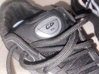 Zapatillas Negras Reflectantes Nuevas