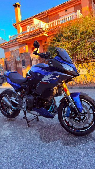 BMW F900XR Adventure Moto Azul