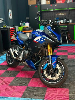 BMW F900XR Adventure Moto Azul