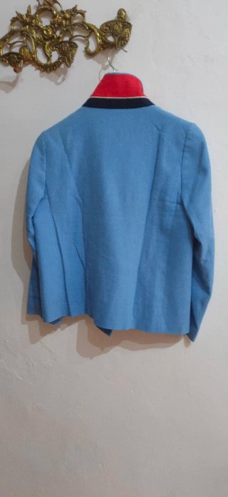 Blazer El Ganso Azul con colores de la marca