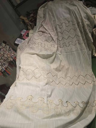 Cortina beige/blanca 2.86x2.40