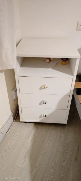 Mesita Noche/Escritorio Blanca VENDE POR MUDANZA