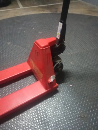 Transpaleta 2.200 kg