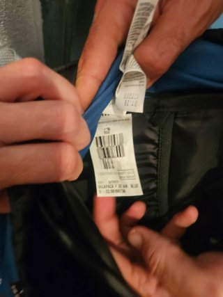 Mochila Quechua Senderismo Azul y Negra