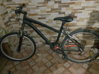 Bicicleta Negra para Reparar