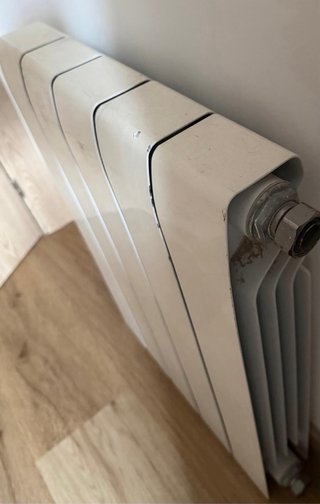 Radiador de agua blanco