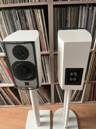 Altavoces ATC SCM7 mk3 + Soportes Atacama NeXXus 6